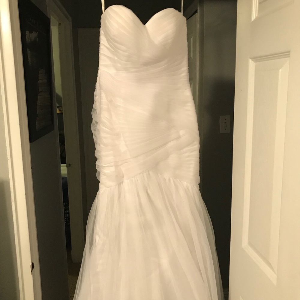 Beautiful Wedding Dress - Picture 5 of 7